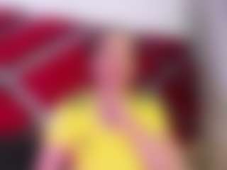 Kendra MILF webcam performer live streaming