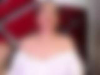 Live cam show with Kendra - Middle Aged on Camsoda