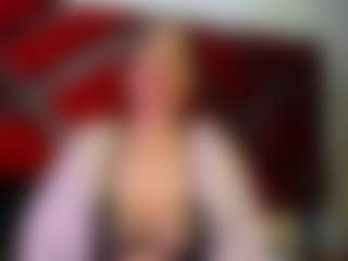 Kendra MILF webcam performer live streaming
