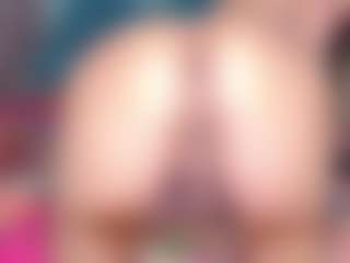 Spettacolo in cam dal vivo con Sophie-Sweett - Young Adult su Camsoda