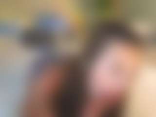 Live cam show with BrittneyHart - Bikini on Dolls Live