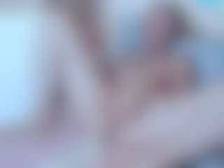 Live cam show with Servallinya - Shaved Pussy on Cam Slut