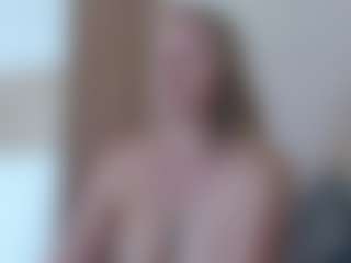 Live cam show with Servallinya - Bedroom Big Tits on StripNow