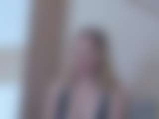 Live cam show with Servallinya - Spank on crypto-cams