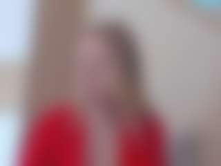 Servallinya MILF webcam performer live streaming