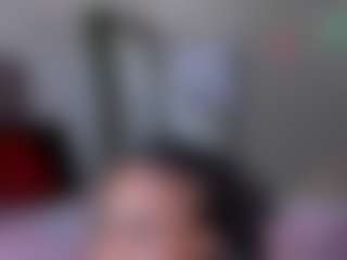 Live cam show with YAYA - Tight on chickslive.net
