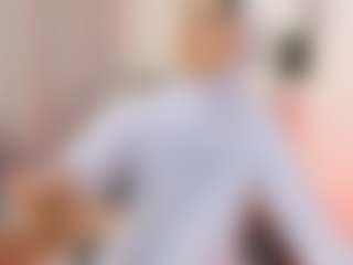 Live cam show with AishaAmin - Trimmed Arab on CamClone