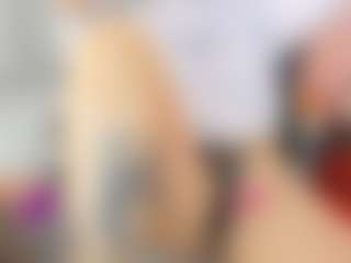 Live cam show with AishaAmin - Facial Piercings on AdultVida.com