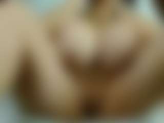 wonderfulltitys-mia's Live Sex Cam Show
