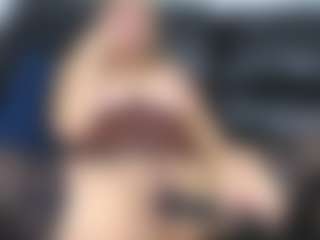 Live cam show with Christtydiaz - Blonde Hair MILF on AdultVida.com