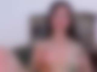 Live cam show with LauryMoons - Hot on Pornisteam.com