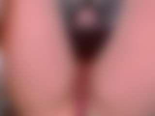 LauryMoons's Live Sex Cam Show