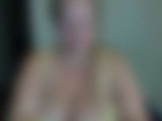 Live cam show with Beauty4AGent - Blonde Hair MILF on Camsoda