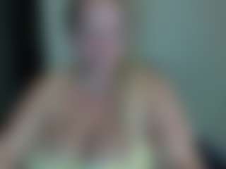 Live cam show with Beauty4AGent - Blonde Hair MILF on Camsoda