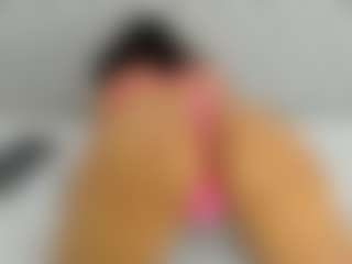 Live cam show with BRIYITHMENA - Living Room on justonemore.cc
