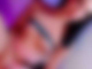 Live cam show with ChanellCastilla - Green Eyes on Milfs Live