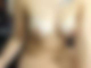 Live cam show with KIMALESSIA - Brown Eyes on Gym Cam Girls