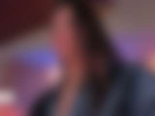 Live cam show with Ally Jensen - Average on AdultVida.com