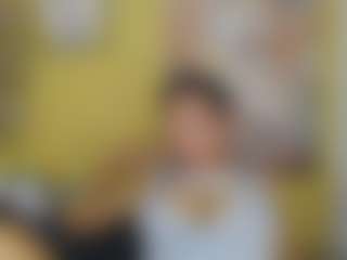 Hugekira's Live Sex Cam Show