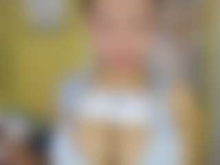 Hugekira's Live Sex Cam Show