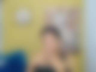 Hugekira's Live Sex Cam Show