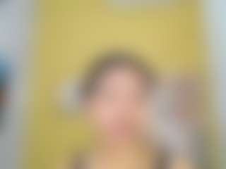 Hugekira's Live Sex Cam Show