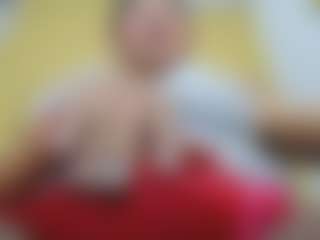 Hugekira's Live Sex Cam Show