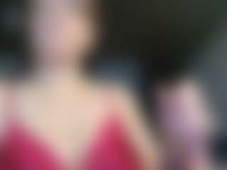 Rubii-sweett MILF webcam performer live streaming