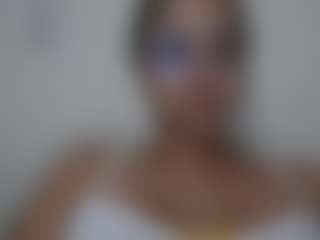 Live cam show with Trianabell - Italian on live18s.com | colombia