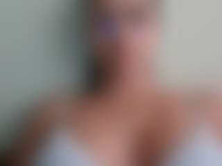 Live cam show with Trianabell - Control on Milfs Live