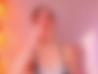 Live cam show with Lunar-leen - Kisses on crypto-cams