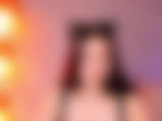 Live cam show with Lunar-leen - Kisses on Milfs Live