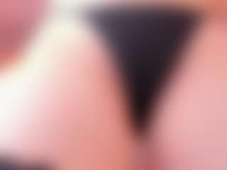 Live cam show with Lunar-leen - Kisses on Dare Cams