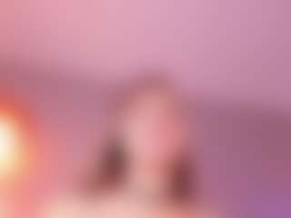 Live cam show with Lunar-leen - Kisses on madthumbs