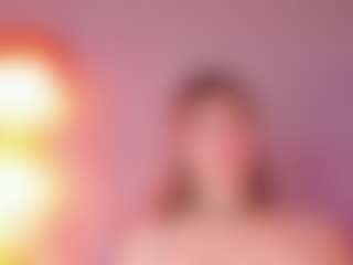 Live cam show with Lunar-leen - Sexy on TeamSkeetLive