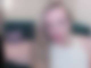 Live cam show with EvaMoran - Petite on live18s.com