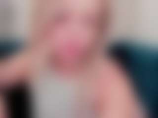 Live cam show with EvaMoran - Flexible on Camsoda.co