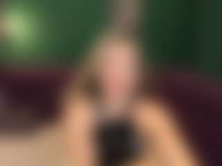 Live cam show with EvaMoran - Blue Eyes on Streamer API