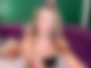 Live cam show with EvaMoran - Flexible on TottyGirls