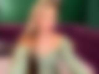 Live cam show with EvaMoran - Petite on nudelive.tv
