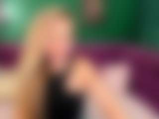 Live cam show with EvaMoran - Legs on fapnchat