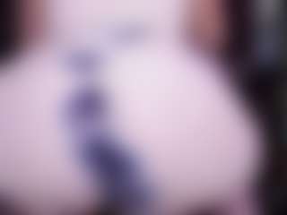 Live cam show with RaissaSky - Oil on Cam Slut