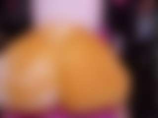 Live cam show with RaissaSky - Spank Mature on Milfs Live