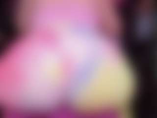 Live cam show with RaissaSky - Butt Plug on AdultVida.com