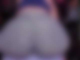 Live cam show with RaissaSky - Brown Hair MILF on Camsoda