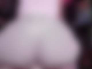 Live cam show with RaissaSky - Oil on galaxygirlnitro.com