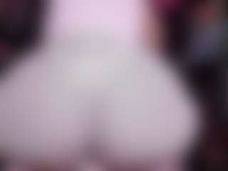 Live cam show with RaissaSky - BBW on 1on1-livenow