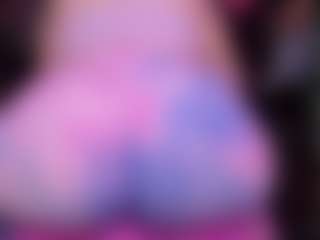 Live cam show with RaissaSky - Handjob on Camsoda