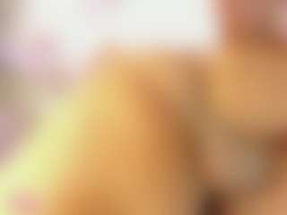 EmmaEbony's Live Sex Cam Show