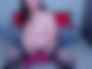Live cam show with BubbleEmma - Control on Camsoda